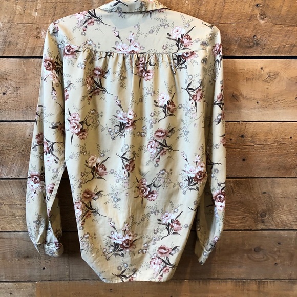 Vintage | Floral Print Button-down Blouse - Picture 7 of 10